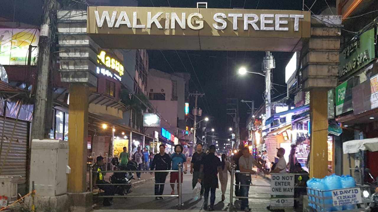 Philippines - Angeles City - Walking Street - Fields Avenue - Entrance McDonalds